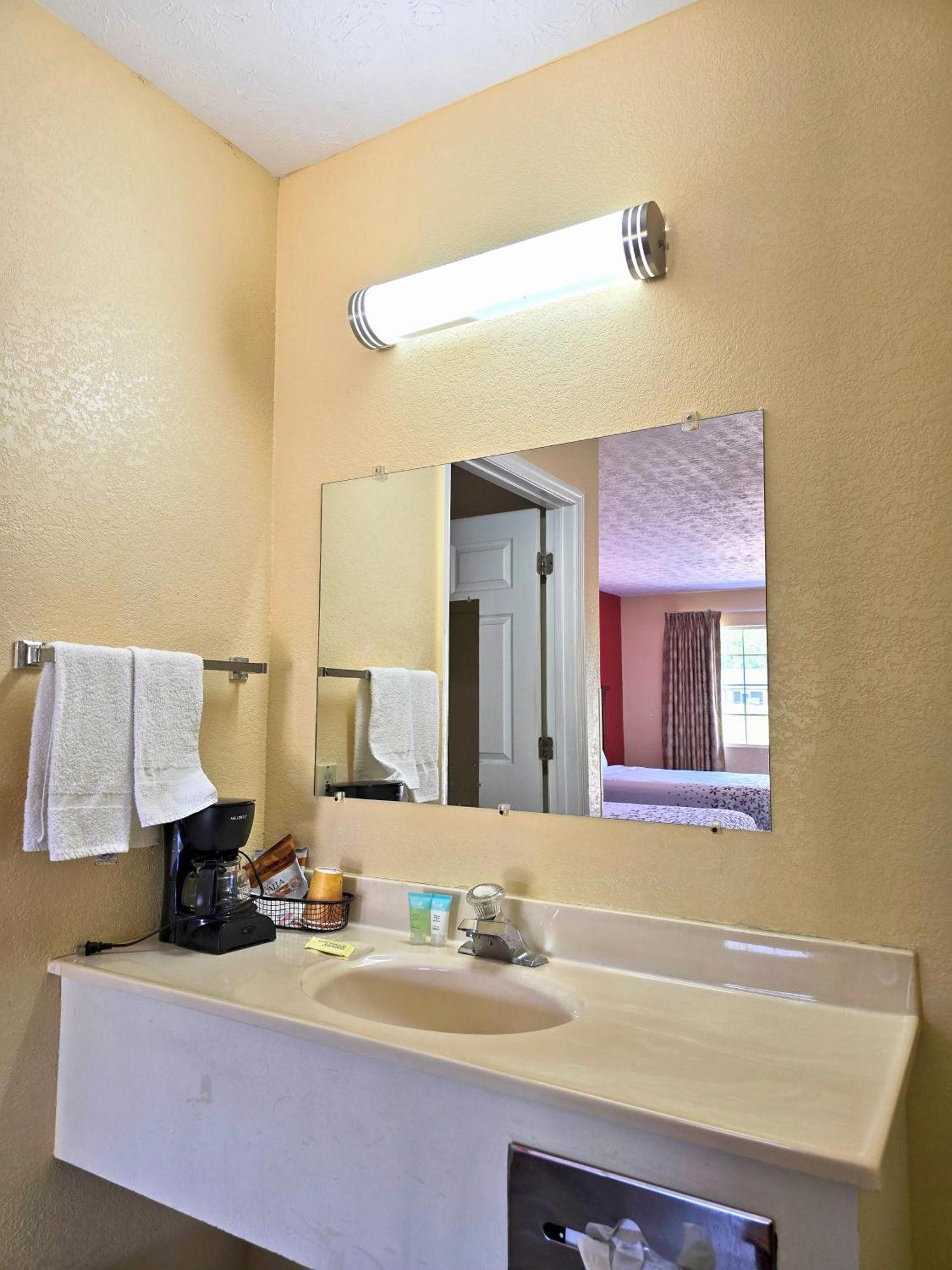 Garden Inn And Suites Near Callaway Gardens Pine Mountain 외부 사진