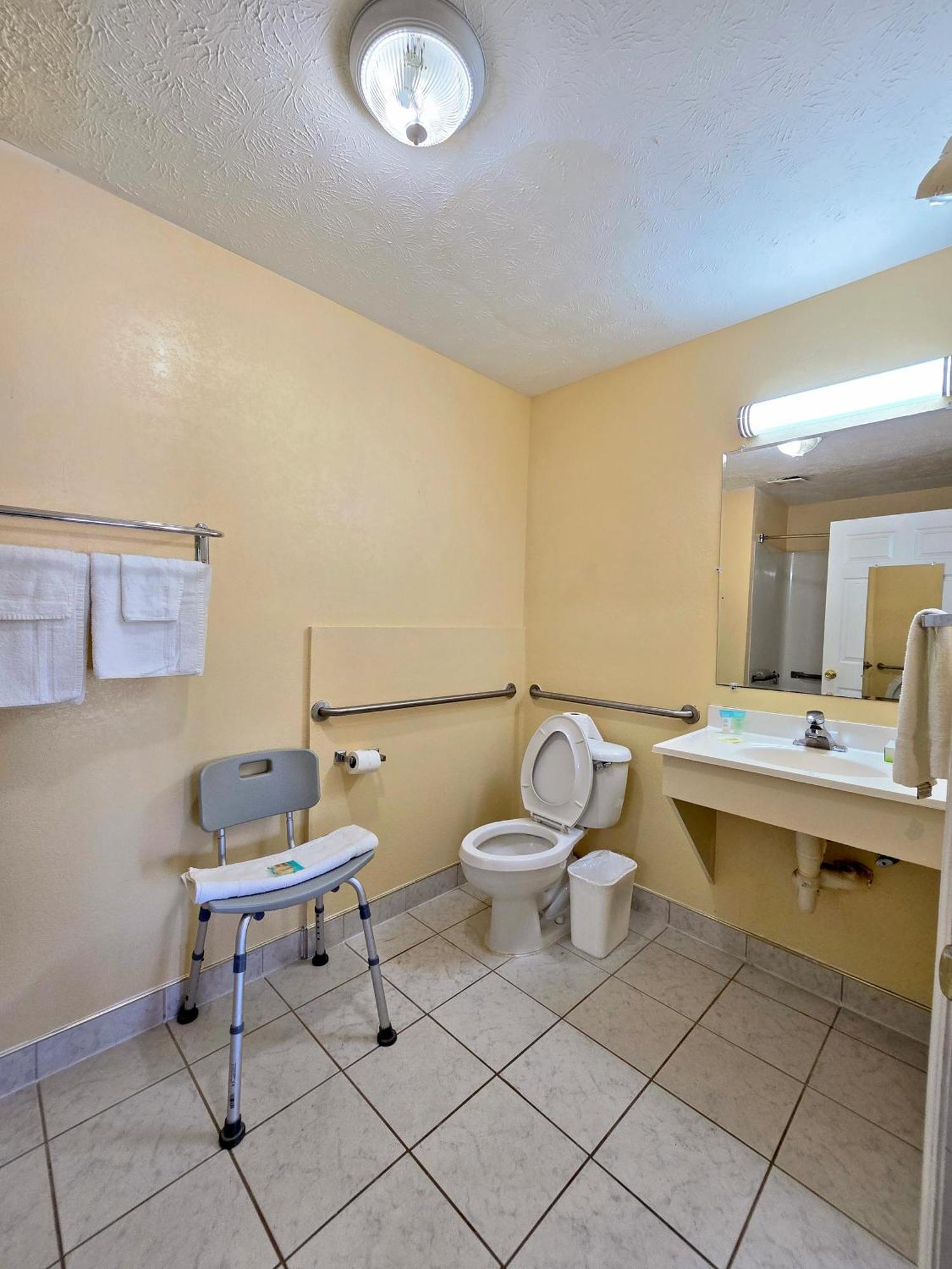 Garden Inn And Suites Near Callaway Gardens Pine Mountain 외부 사진