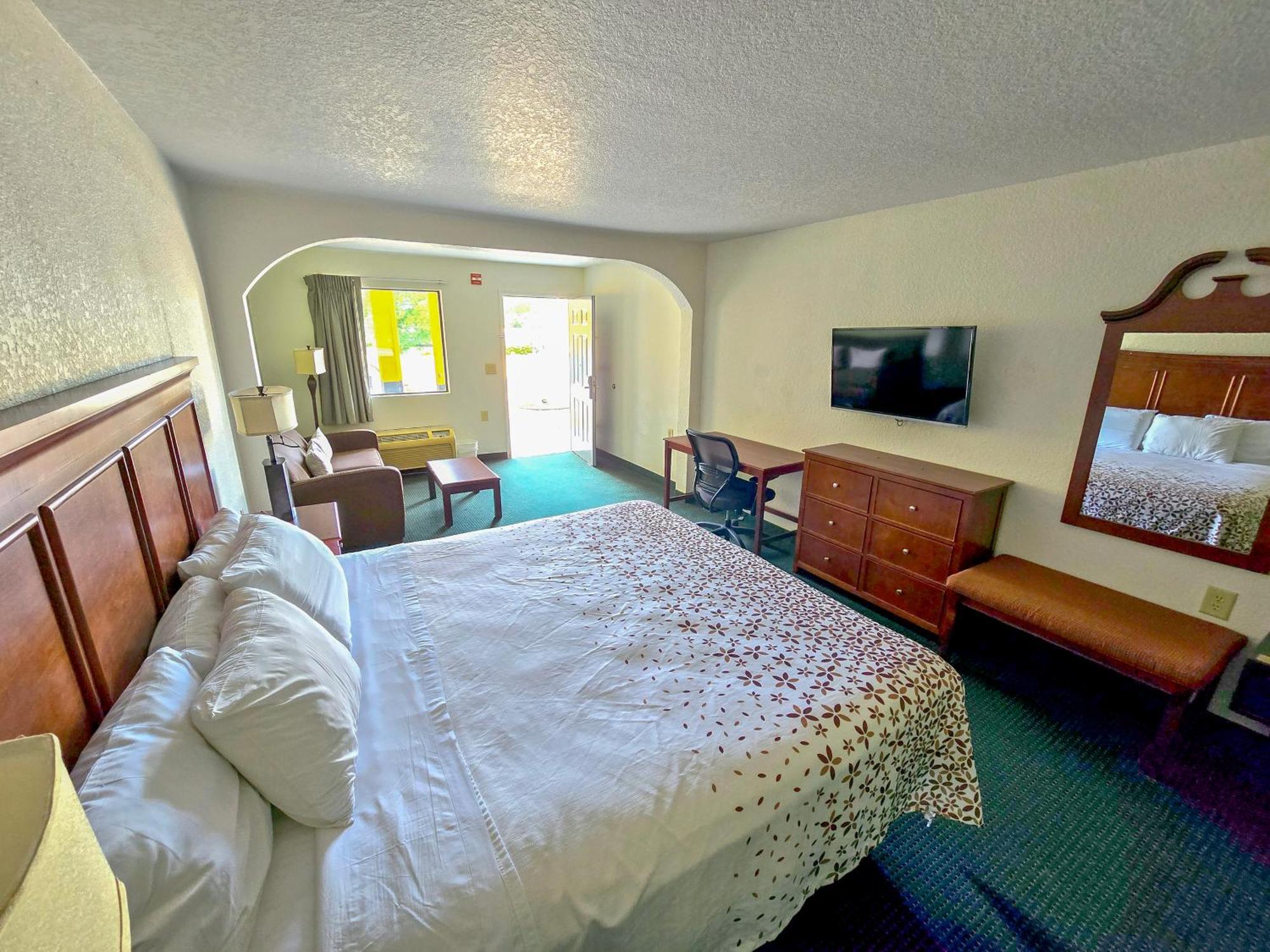 Garden Inn And Suites Near Callaway Gardens Pine Mountain 외부 사진