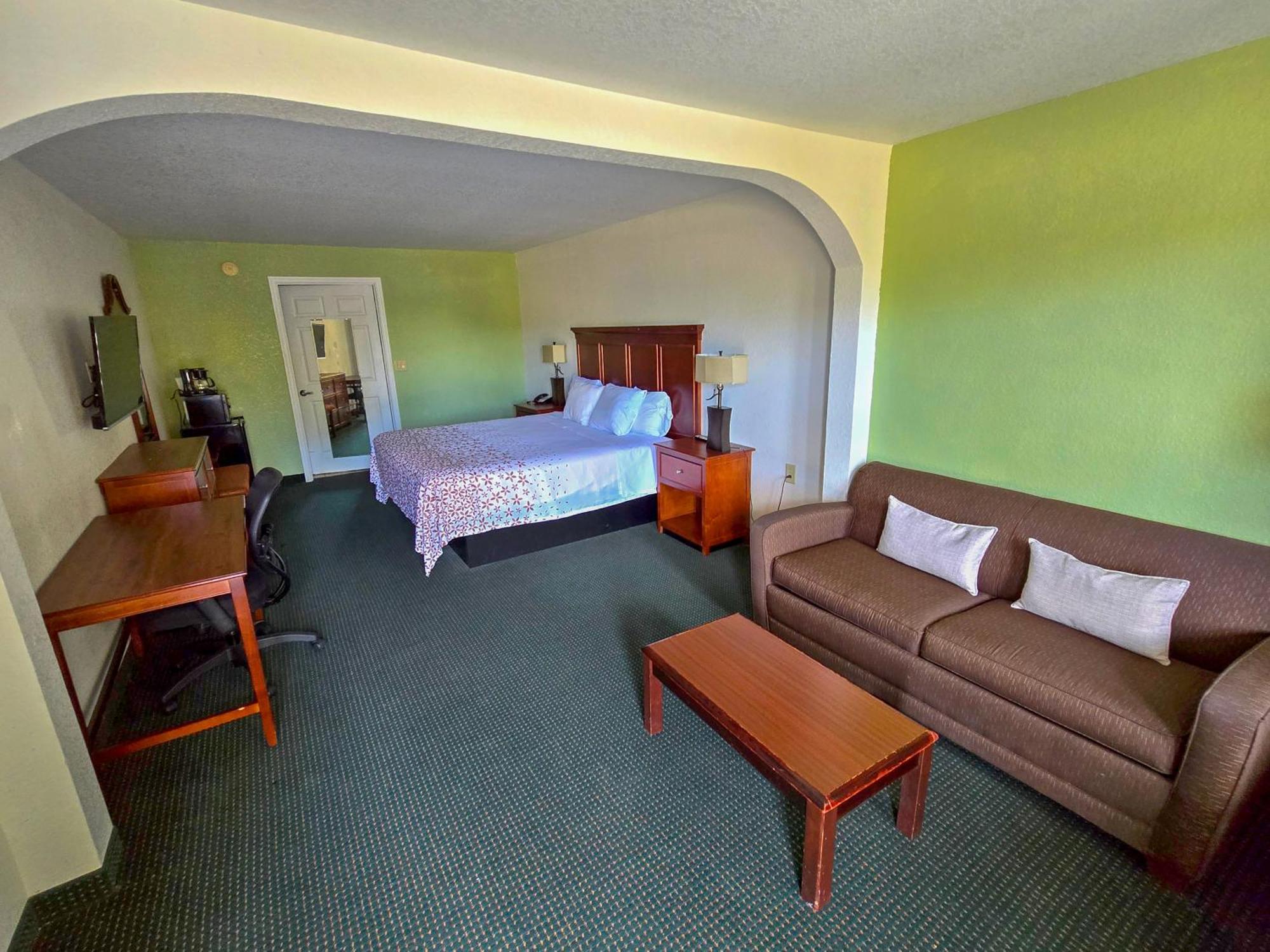 Garden Inn And Suites Near Callaway Gardens Pine Mountain 외부 사진