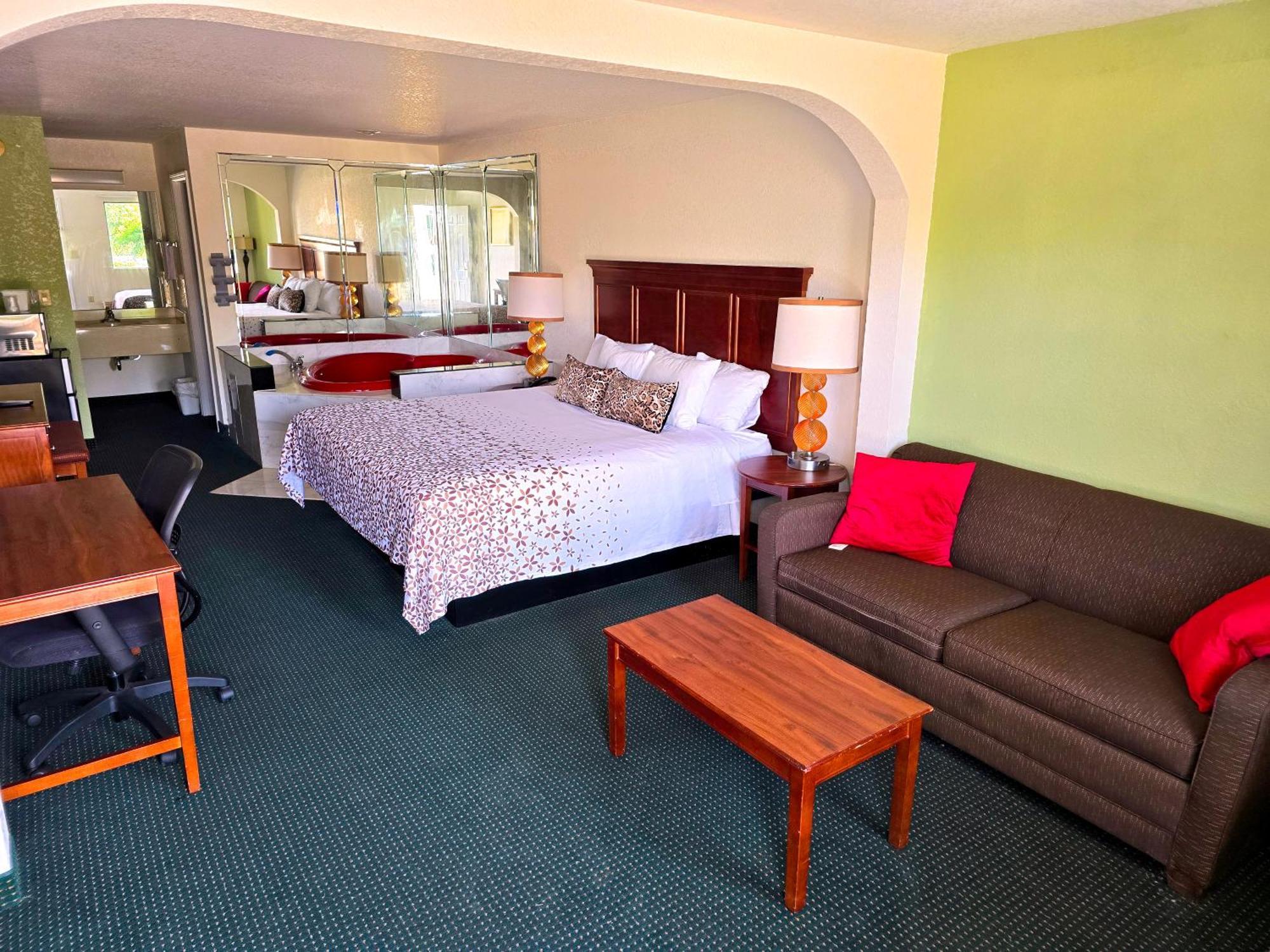 Garden Inn And Suites Near Callaway Gardens Pine Mountain 외부 사진